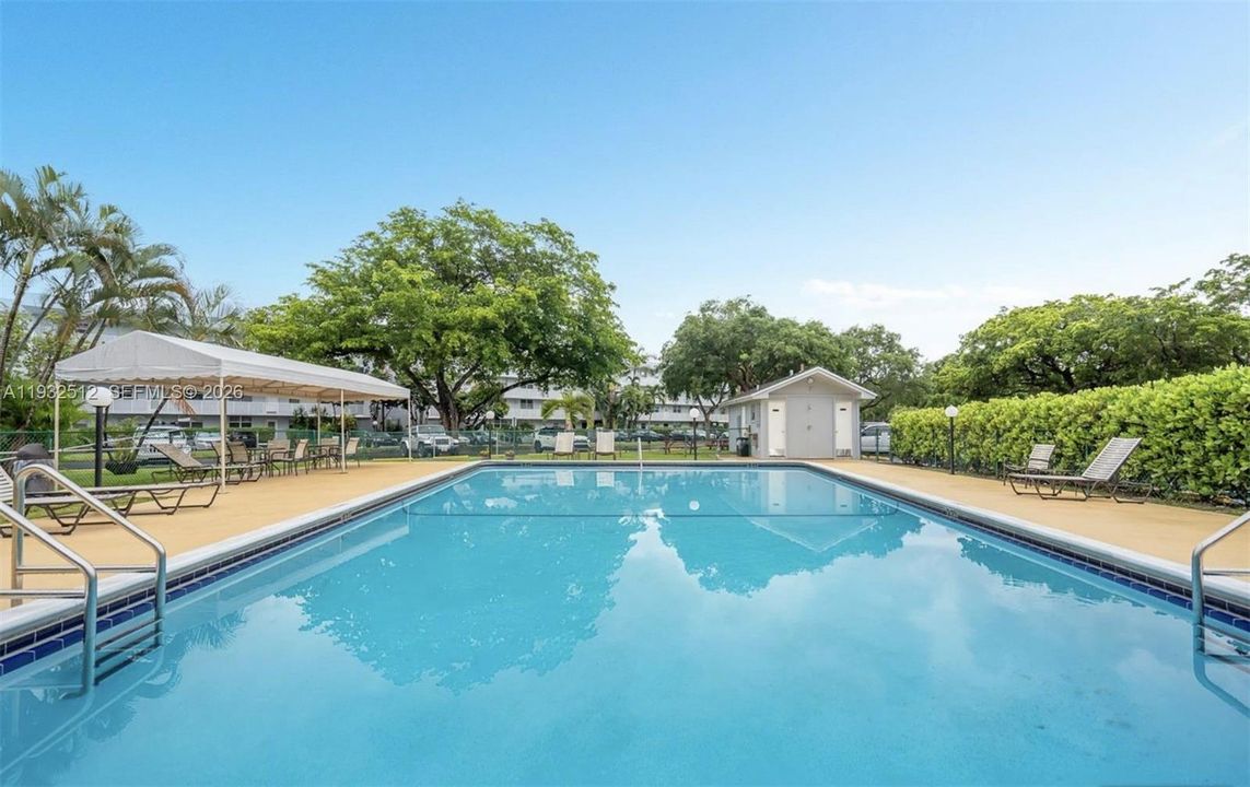 Activo con contrato: $189,900 (2 camas, 2 baños, 975 Pies cuadrados)