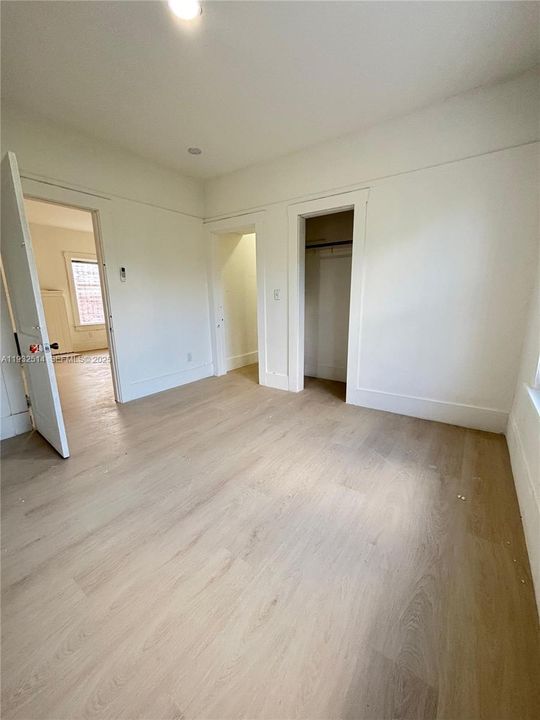 For Rent: $3,500 (3 beds, 1 baths, 1800 Square Feet)