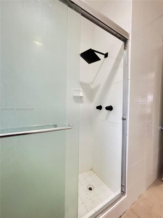 For Rent: $3,500 (3 beds, 1 baths, 1800 Square Feet)