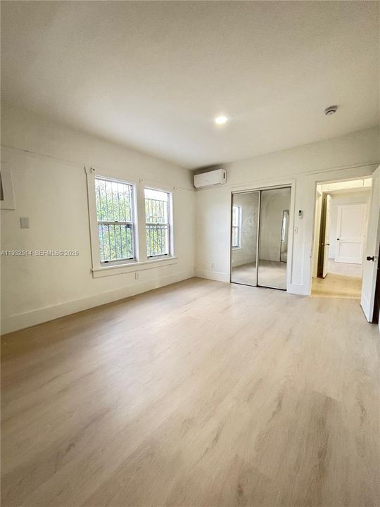 For Rent: $3,500 (3 beds, 1 baths, 1800 Square Feet)