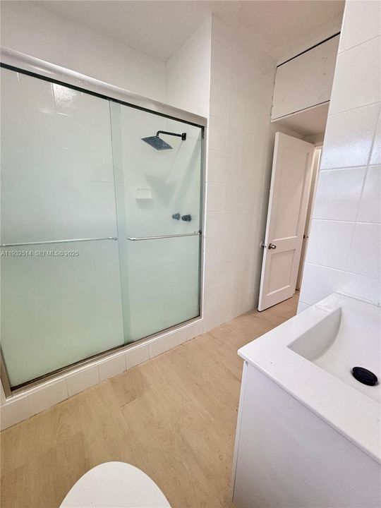 For Rent: $3,500 (3 beds, 1 baths, 1800 Square Feet)