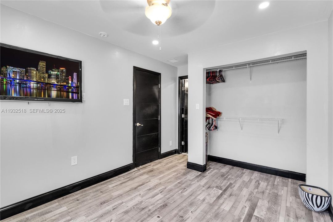 En Venta: $949,999 (3 camas, 2 baños, 1476 Pies cuadrados)