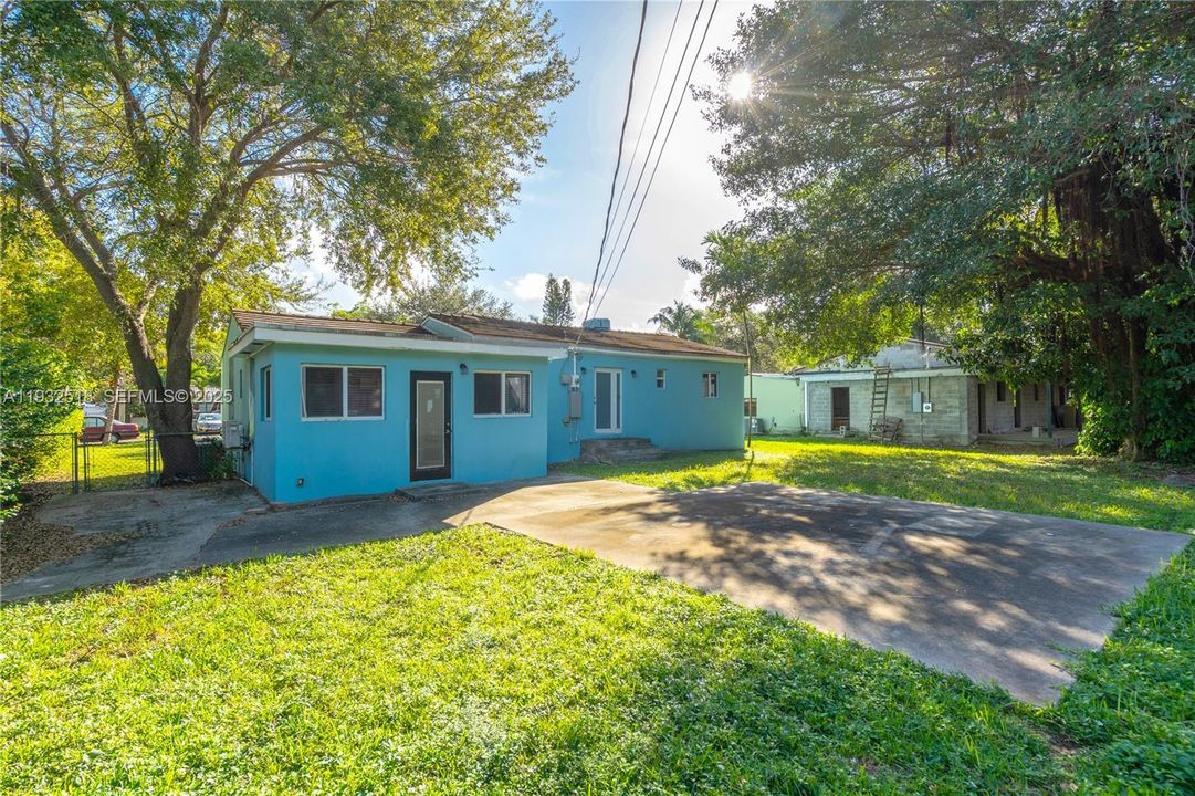 En Venta: $949,999 (3 camas, 2 baños, 1476 Pies cuadrados)