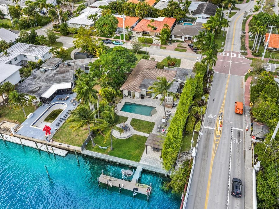 En Venta: $6,500,000 (3 camas, 2 baños, 2403 Pies cuadrados)