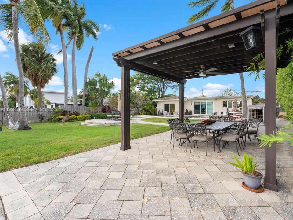 En Venta: $6,500,000 (3 camas, 2 baños, 2403 Pies cuadrados)