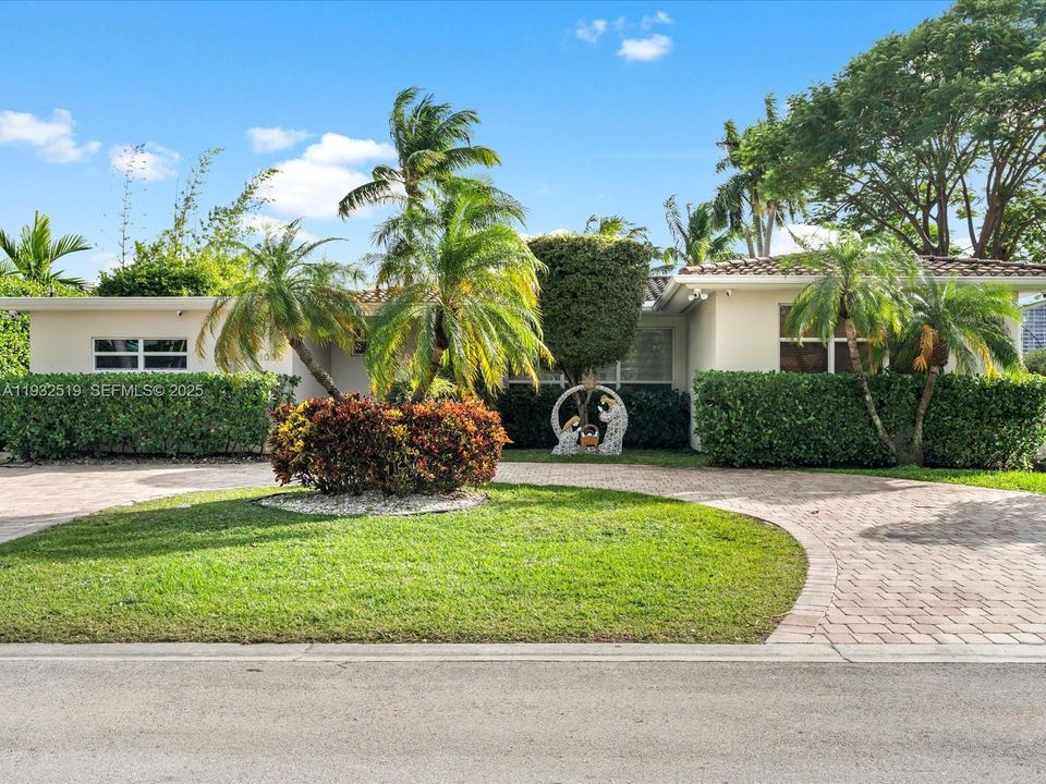 En Venta: $6,500,000 (3 camas, 2 baños, 2403 Pies cuadrados)