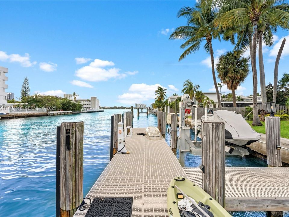 En Venta: $6,500,000 (3 camas, 2 baños, 2403 Pies cuadrados)