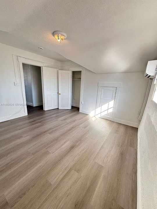 В аренду: $2,450 (9 спален, 7 ванн, 3484 Квадратных фут)