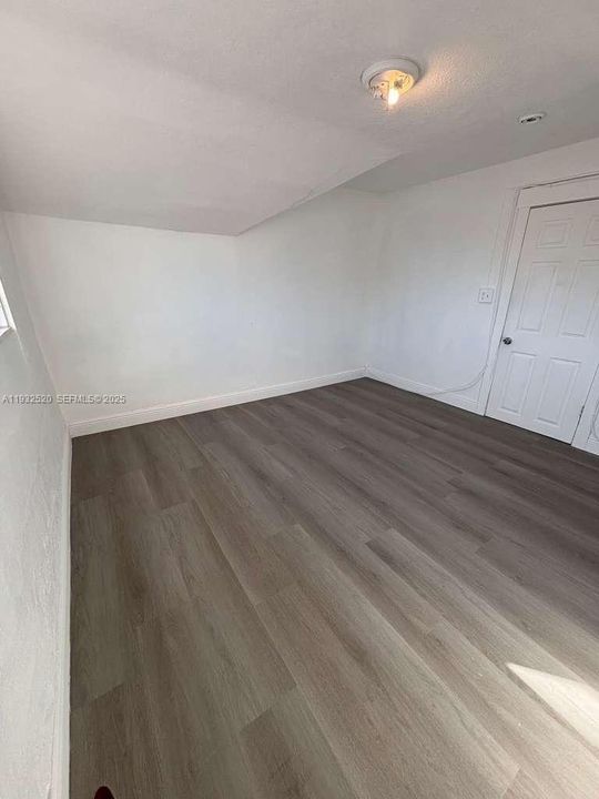 В аренду: $2,450 (9 спален, 7 ванн, 3484 Квадратных фут)