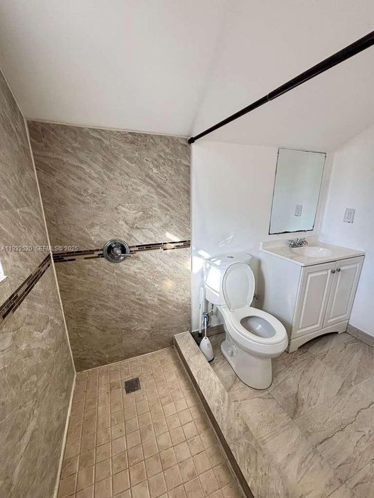 В аренду: $2,450 (9 спален, 7 ванн, 3484 Квадратных фут)