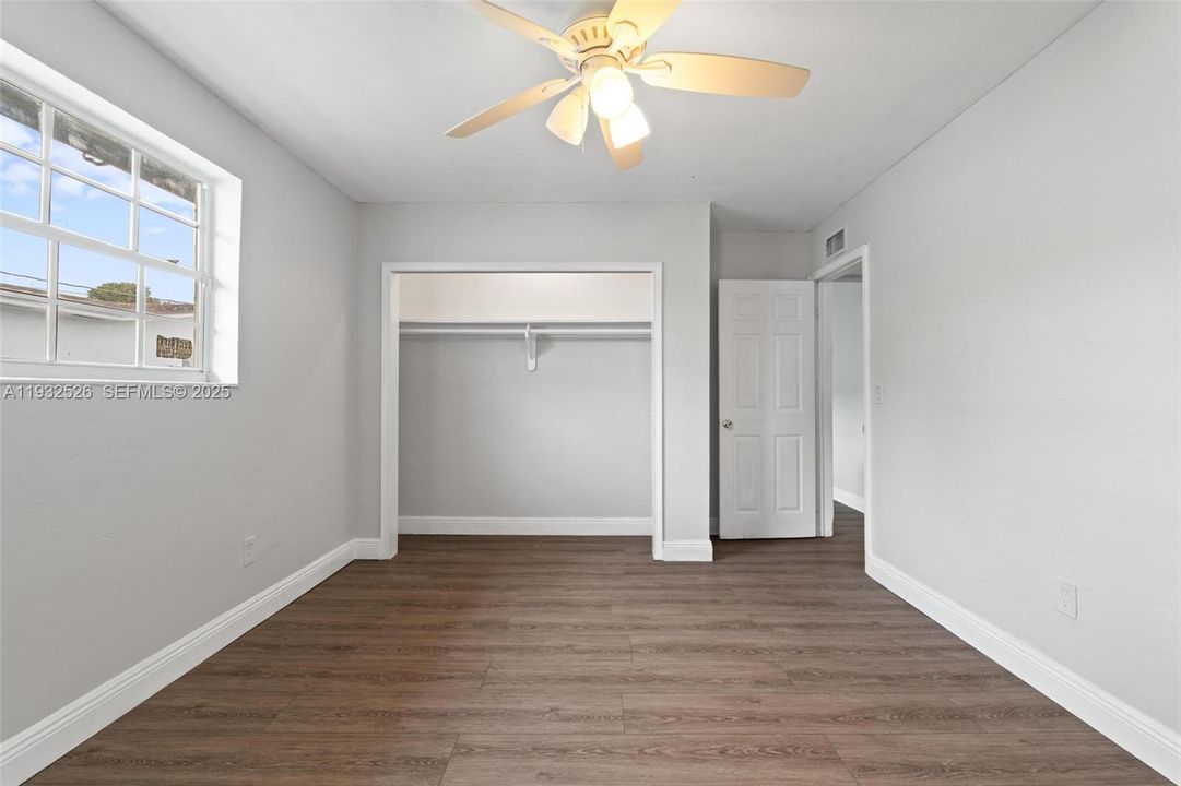 В аренду: $2,400 (2 спален, 1 ванн, 1816 Квадратных фут)