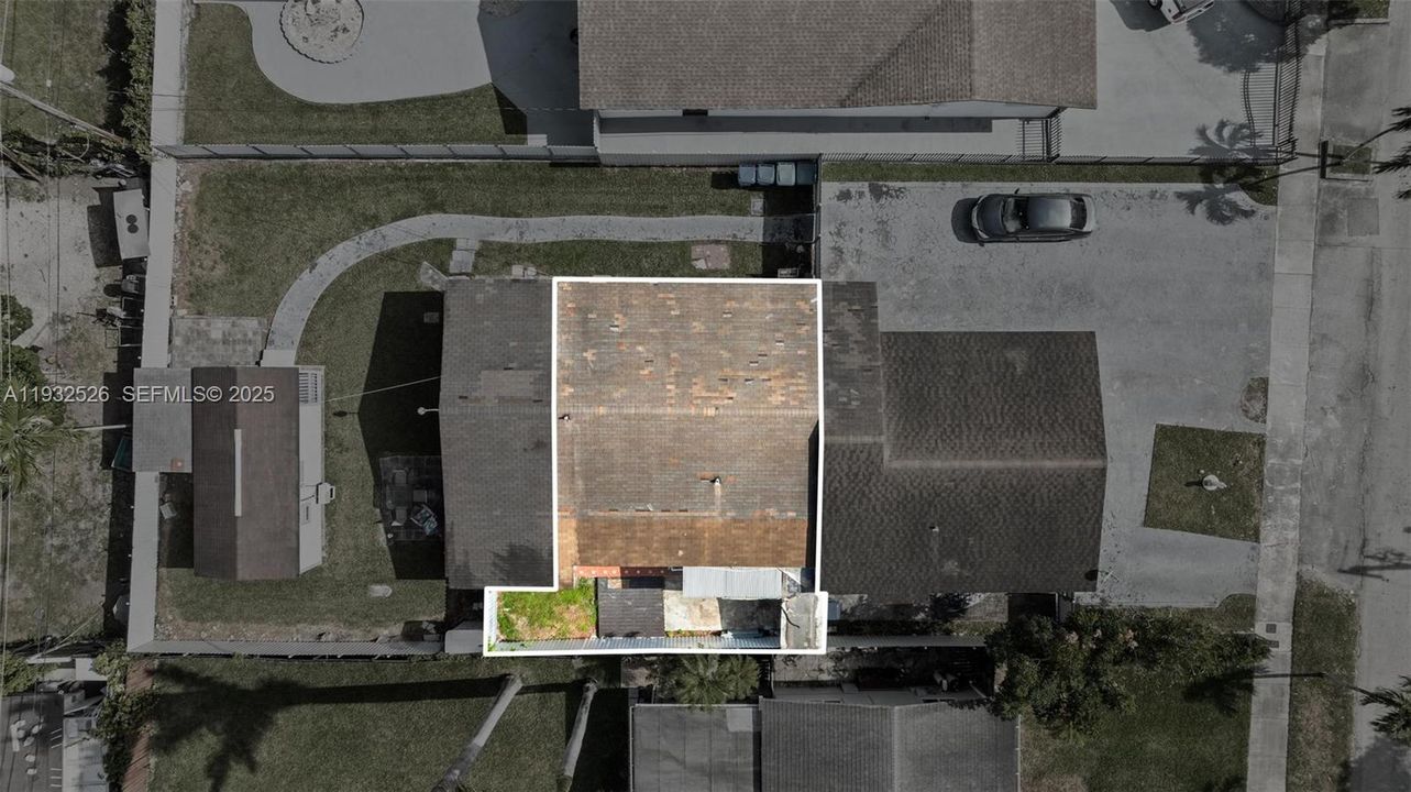 В аренду: $2,400 (2 спален, 1 ванн, 1816 Квадратных фут)