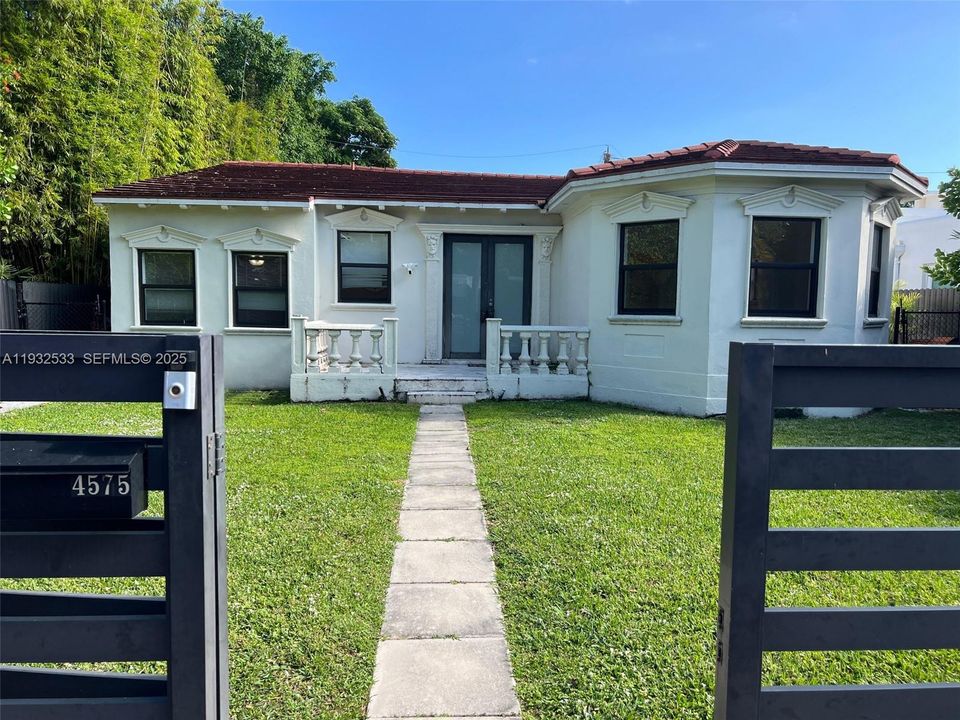 For Sale: $2,750,000 (4 beds, 4 baths, 2783 Square Feet)