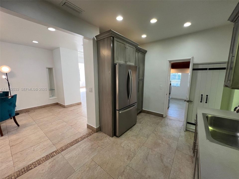 For Sale: $2,750,000 (4 beds, 4 baths, 2783 Square Feet)