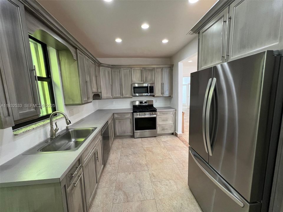 For Sale: $2,750,000 (4 beds, 4 baths, 2783 Square Feet)