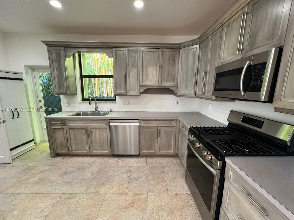 For Sale: $2,750,000 (4 beds, 4 baths, 2783 Square Feet)