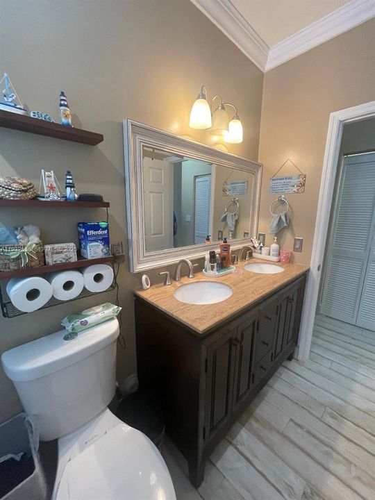 На продажу: $590,000 (5 спален, 3 ванн, 2170 Квадратных фут)