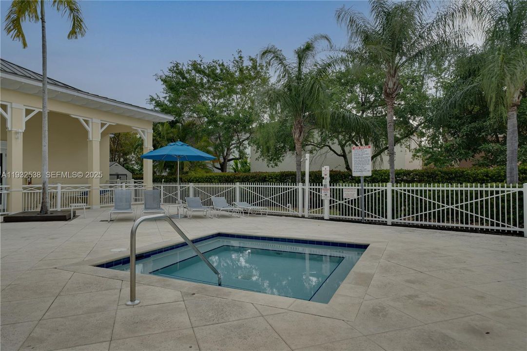 На продажу: $590,000 (5 спален, 3 ванн, 2170 Квадратных фут)