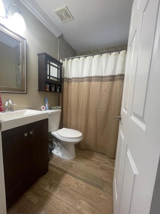 На продажу: $590,000 (5 спален, 3 ванн, 2170 Квадратных фут)