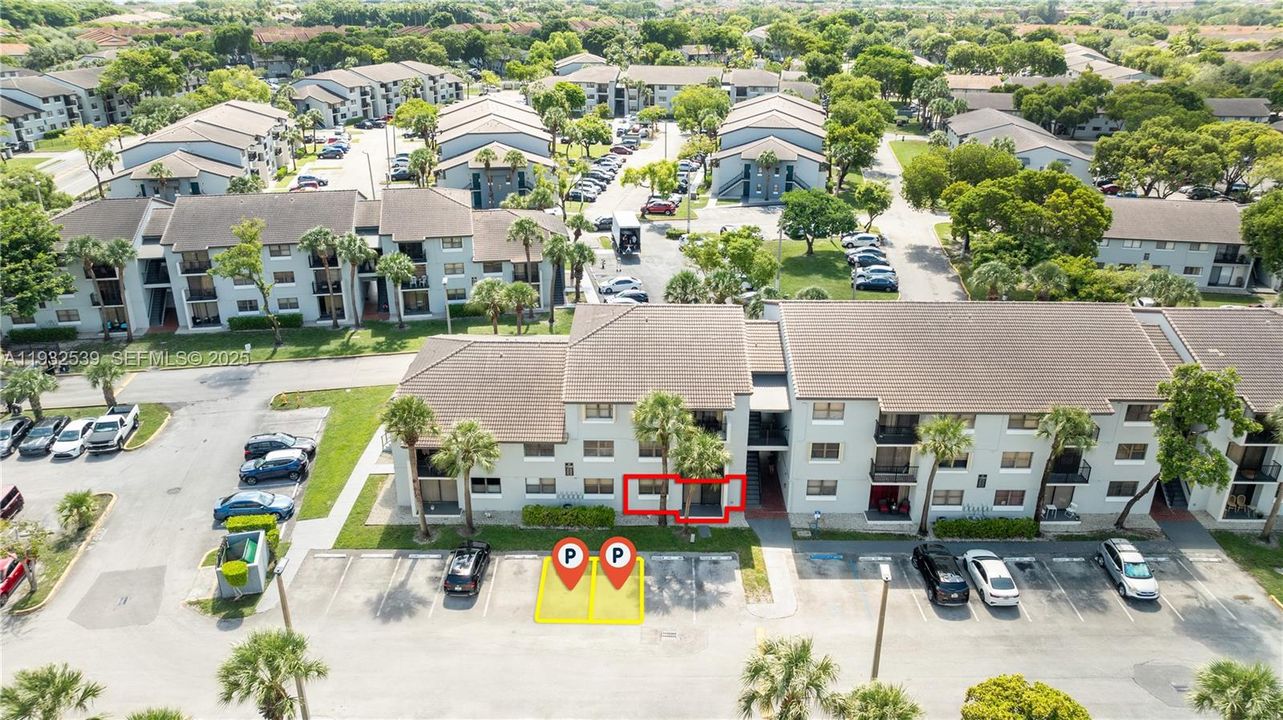 For Sale: $265,000 (2 beds, 2 baths, 883 Square Feet)