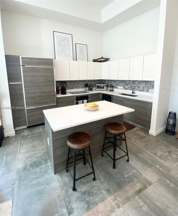 出租: $4,300 (2 贝兹, 2 浴室, 1167 平方英尺)