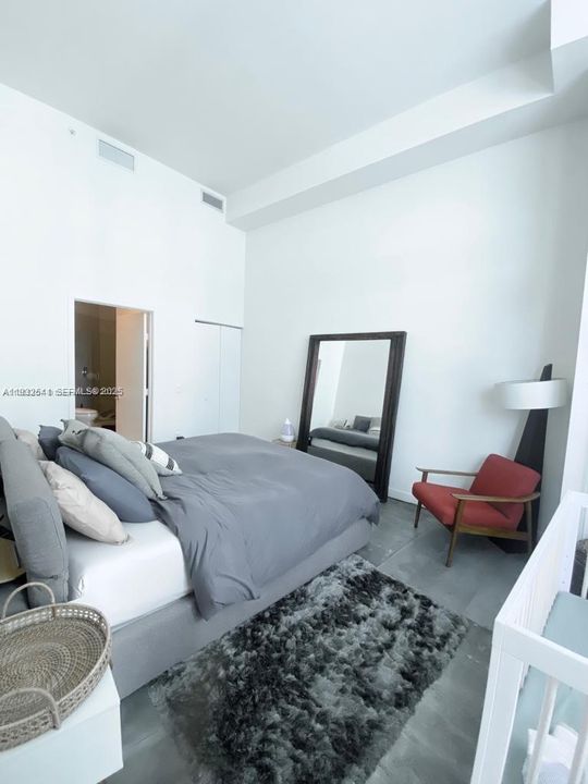 出租: $4,300 (2 贝兹, 2 浴室, 1167 平方英尺)