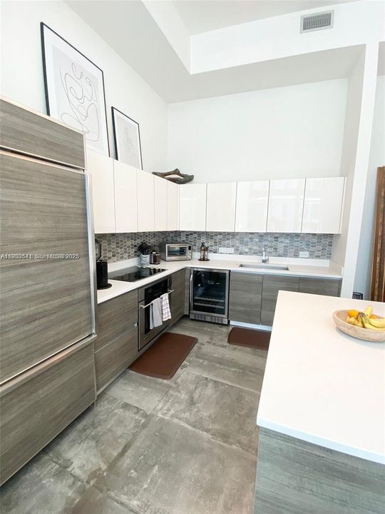 出租: $4,300 (2 贝兹, 2 浴室, 1167 平方英尺)