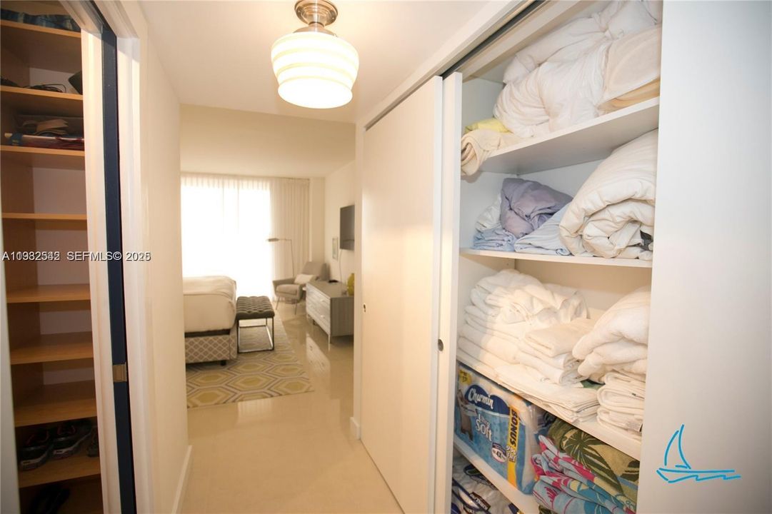 На продажу: $649,000 (2 спален, 2 ванн, 1200 Квадратных фут)