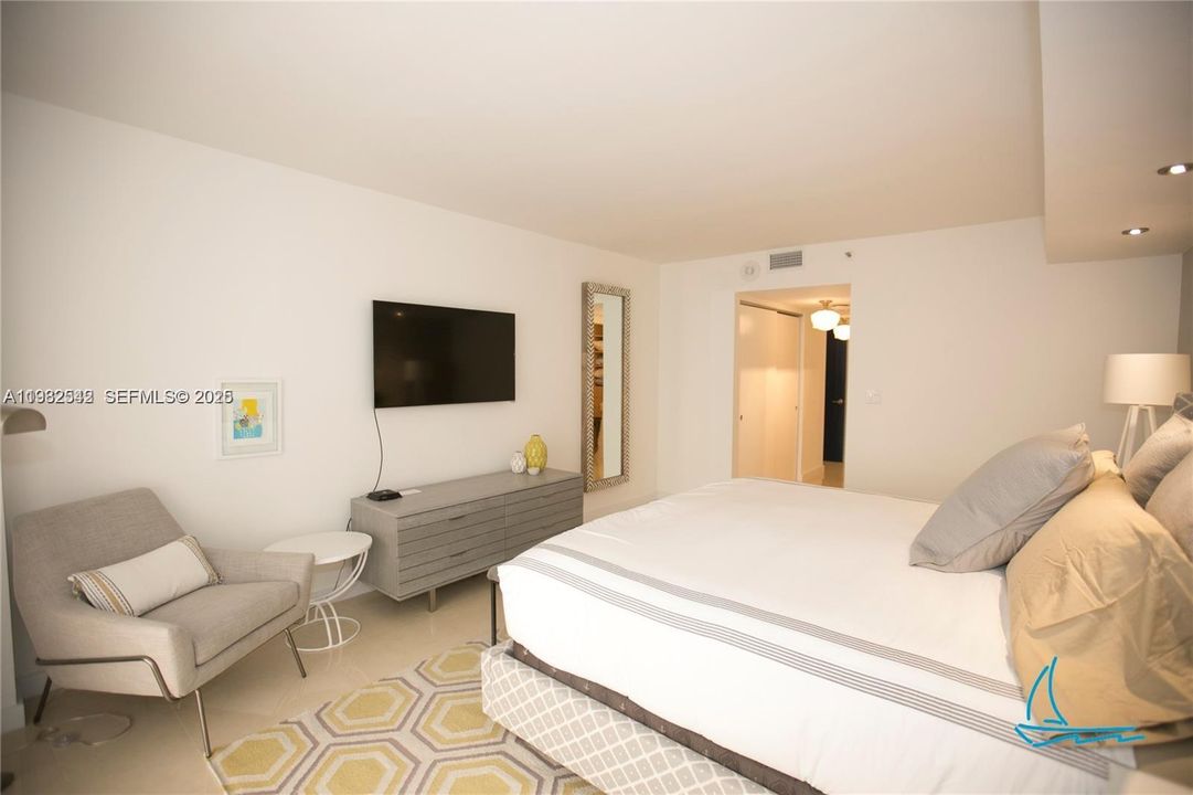 На продажу: $649,000 (2 спален, 2 ванн, 1200 Квадратных фут)