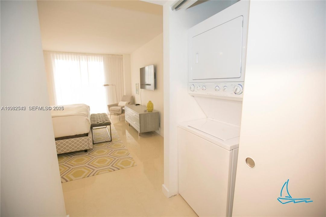 На продажу: $649,000 (2 спален, 2 ванн, 1200 Квадратных фут)