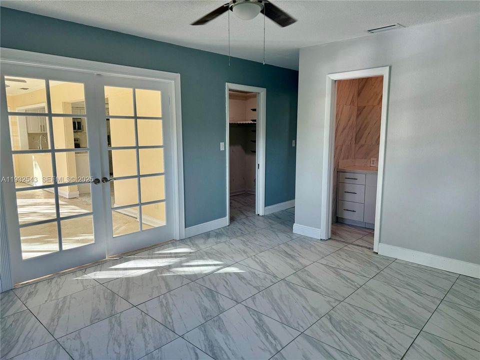 En Venta: $299,999 (2 camas, 2 baños, 1295 Pies cuadrados)