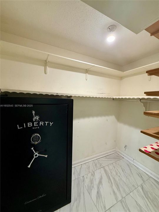 En Venta: $299,999 (2 camas, 2 baños, 1295 Pies cuadrados)