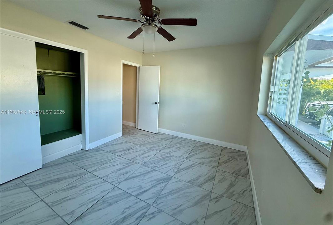 En Venta: $299,999 (2 camas, 2 baños, 1295 Pies cuadrados)