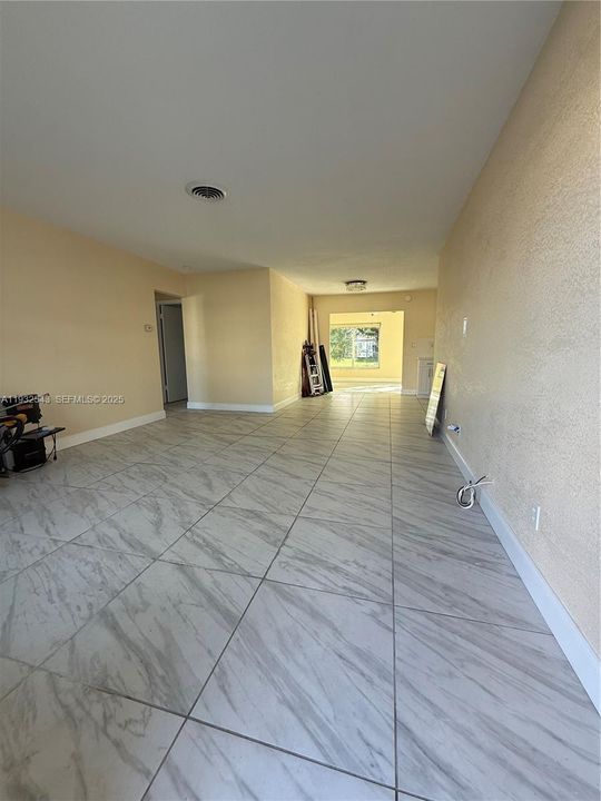 En Venta: $299,999 (2 camas, 2 baños, 1295 Pies cuadrados)