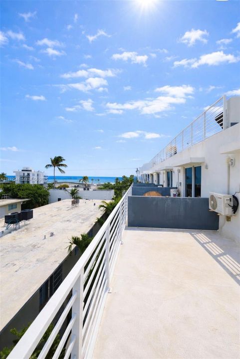 出租: $4,200 (3 贝兹, 2 浴室, 1600 平方英尺)