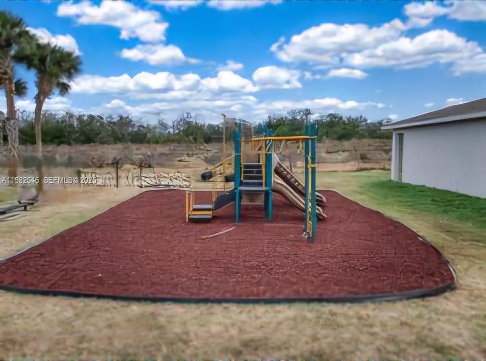 For Rent: $1,675 (3 beds, 2 baths, 1330 Square Feet)