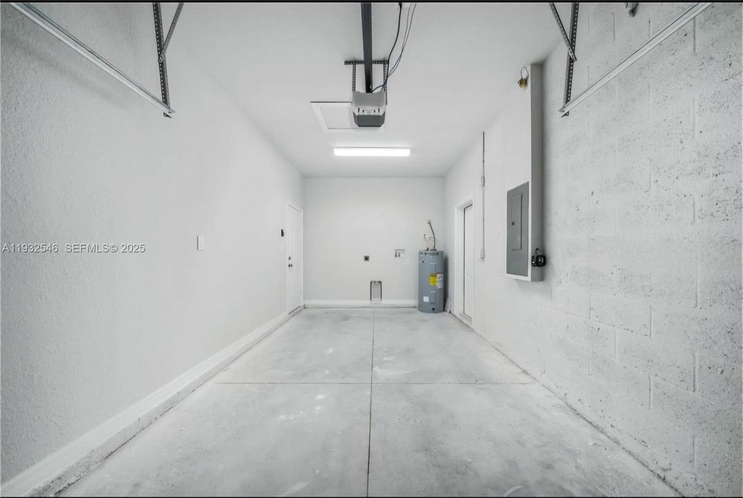 For Rent: $1,675 (3 beds, 2 baths, 1330 Square Feet)