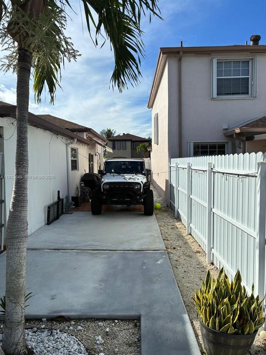 For Sale: $545,000 (3 beds, 2 baths, 1202 Square Feet)