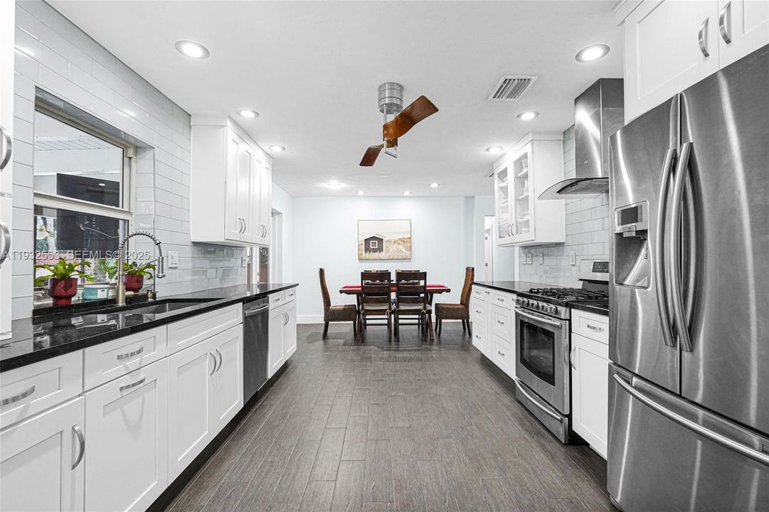 For Sale: $830,000 (3 beds, 2 baths, 1707 Square Feet)