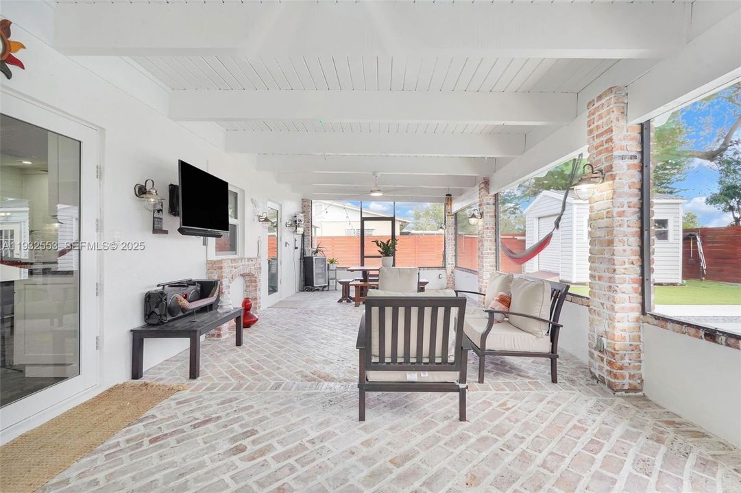 For Sale: $830,000 (3 beds, 2 baths, 1707 Square Feet)