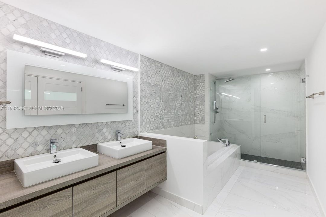 En Venta: $2,399,000 (4 camas, 4 baños, 3140 Pies cuadrados)