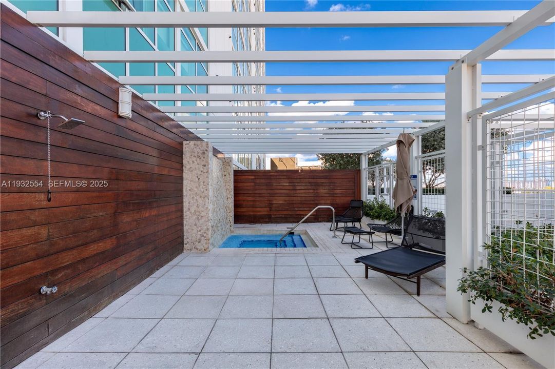 En Venta: $2,399,000 (4 camas, 4 baños, 3140 Pies cuadrados)