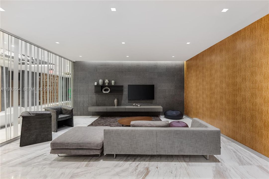 En Venta: $2,399,000 (4 camas, 4 baños, 3140 Pies cuadrados)