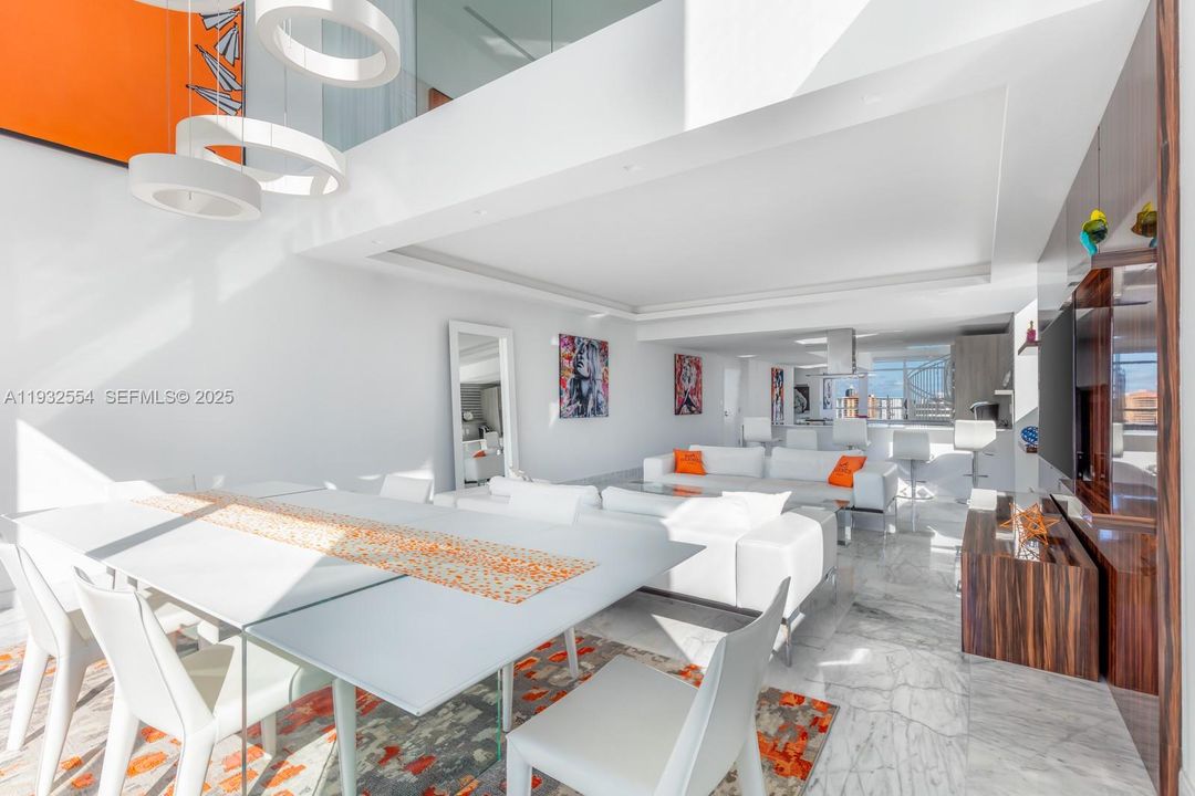 En Venta: $2,399,000 (4 camas, 4 baños, 3140 Pies cuadrados)