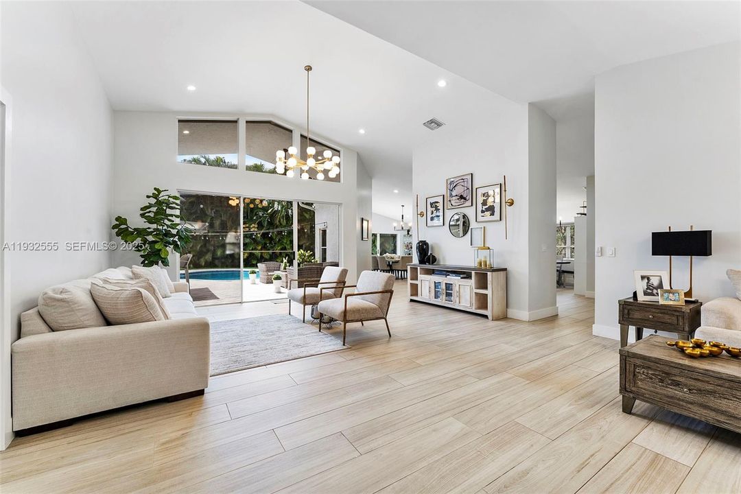 For Sale: $1,400,000 (5 beds, 3 baths, 2807 Square Feet)