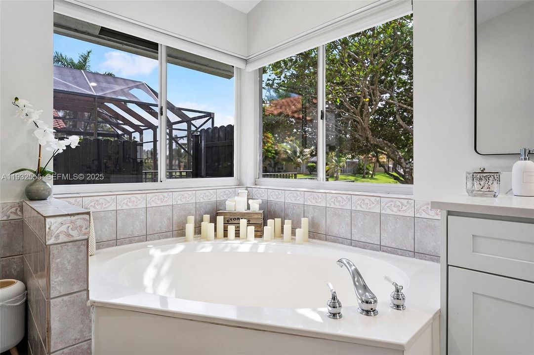 For Sale: $1,400,000 (5 beds, 3 baths, 2807 Square Feet)