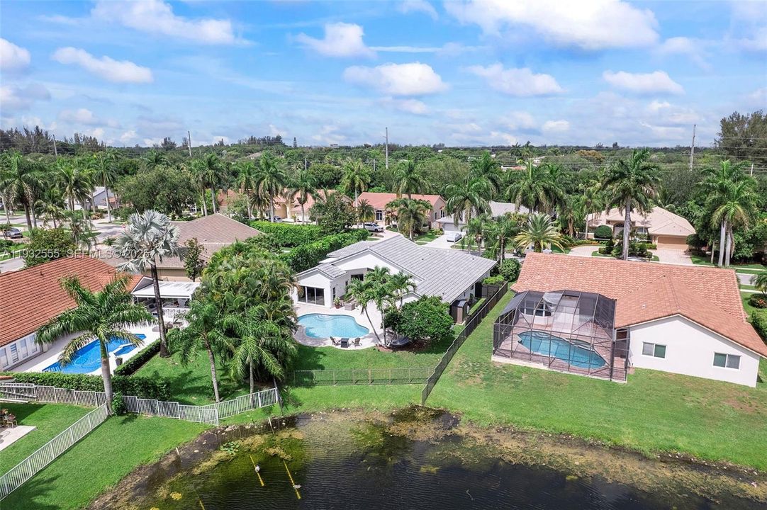 For Sale: $1,400,000 (5 beds, 3 baths, 2807 Square Feet)