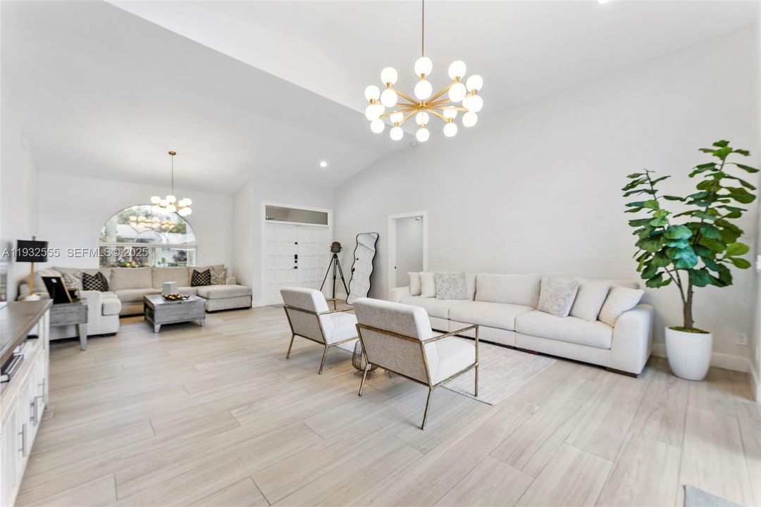 For Sale: $1,400,000 (5 beds, 3 baths, 2807 Square Feet)