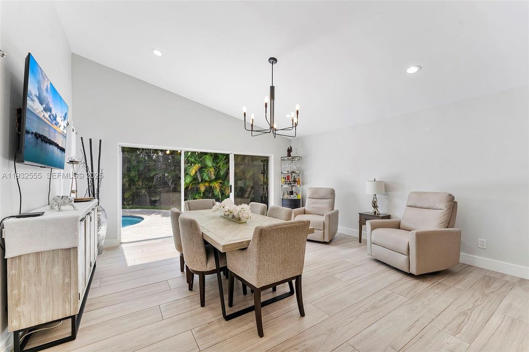 For Sale: $1,400,000 (5 beds, 3 baths, 2807 Square Feet)