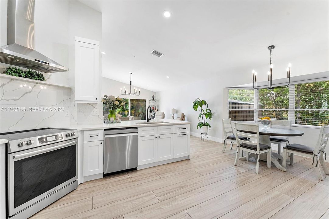 For Sale: $1,400,000 (5 beds, 3 baths, 2807 Square Feet)